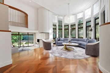 image of 33, Mount Tyndal