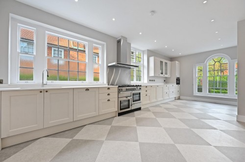 Arrange a viewing for Winnington Road, London